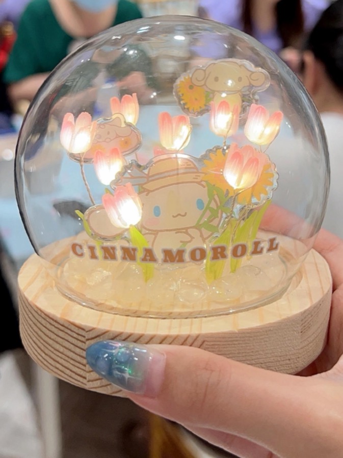 Finished light-up flower dome with Sanrio Cinnamoroll character and glowing tulip lights
